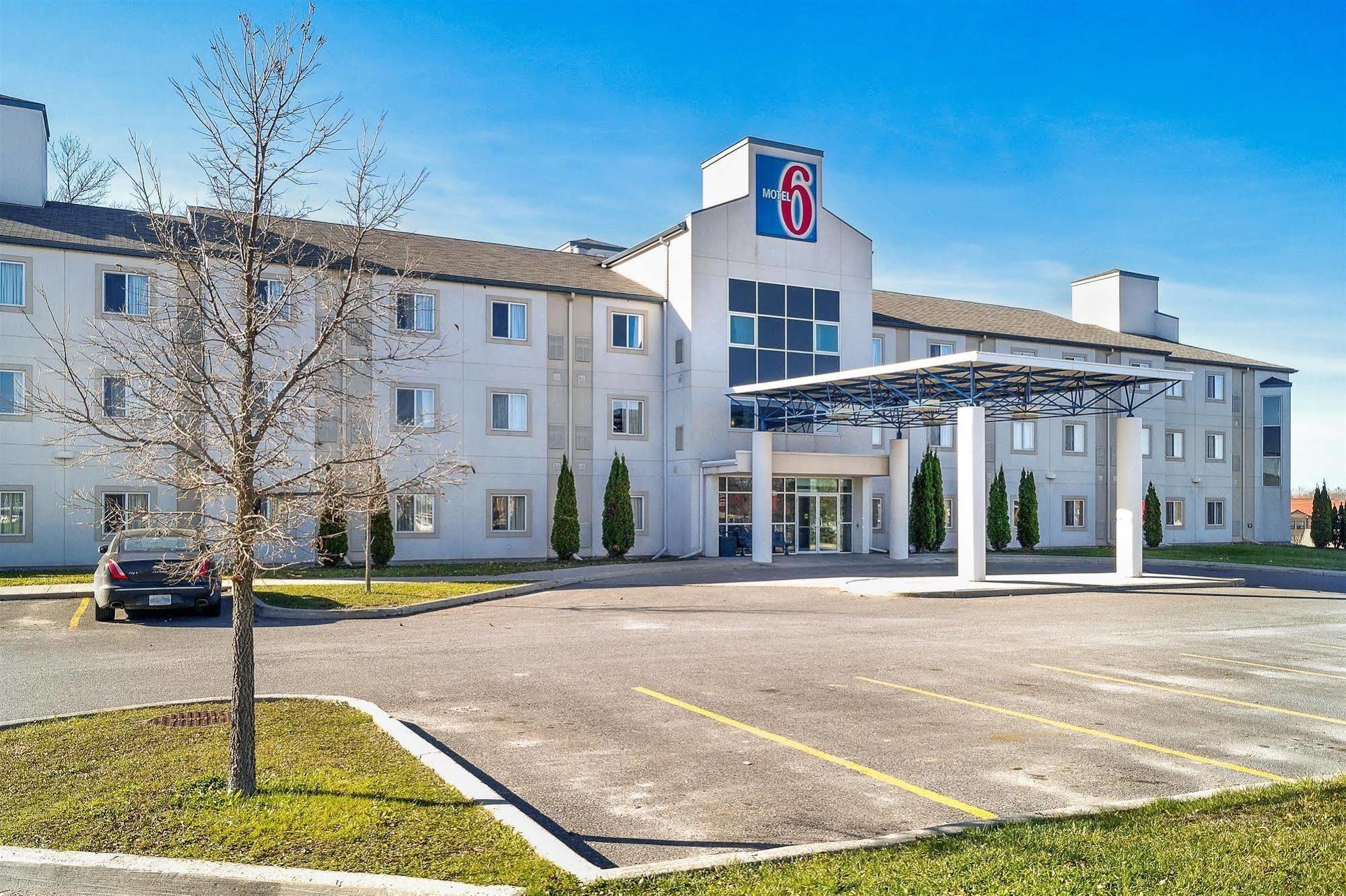 Motel 6-Peterborough, On Luaran gambar
