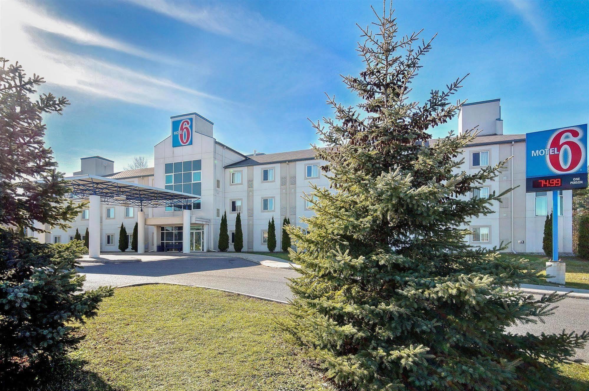 Motel 6-Peterborough, On Luaran gambar