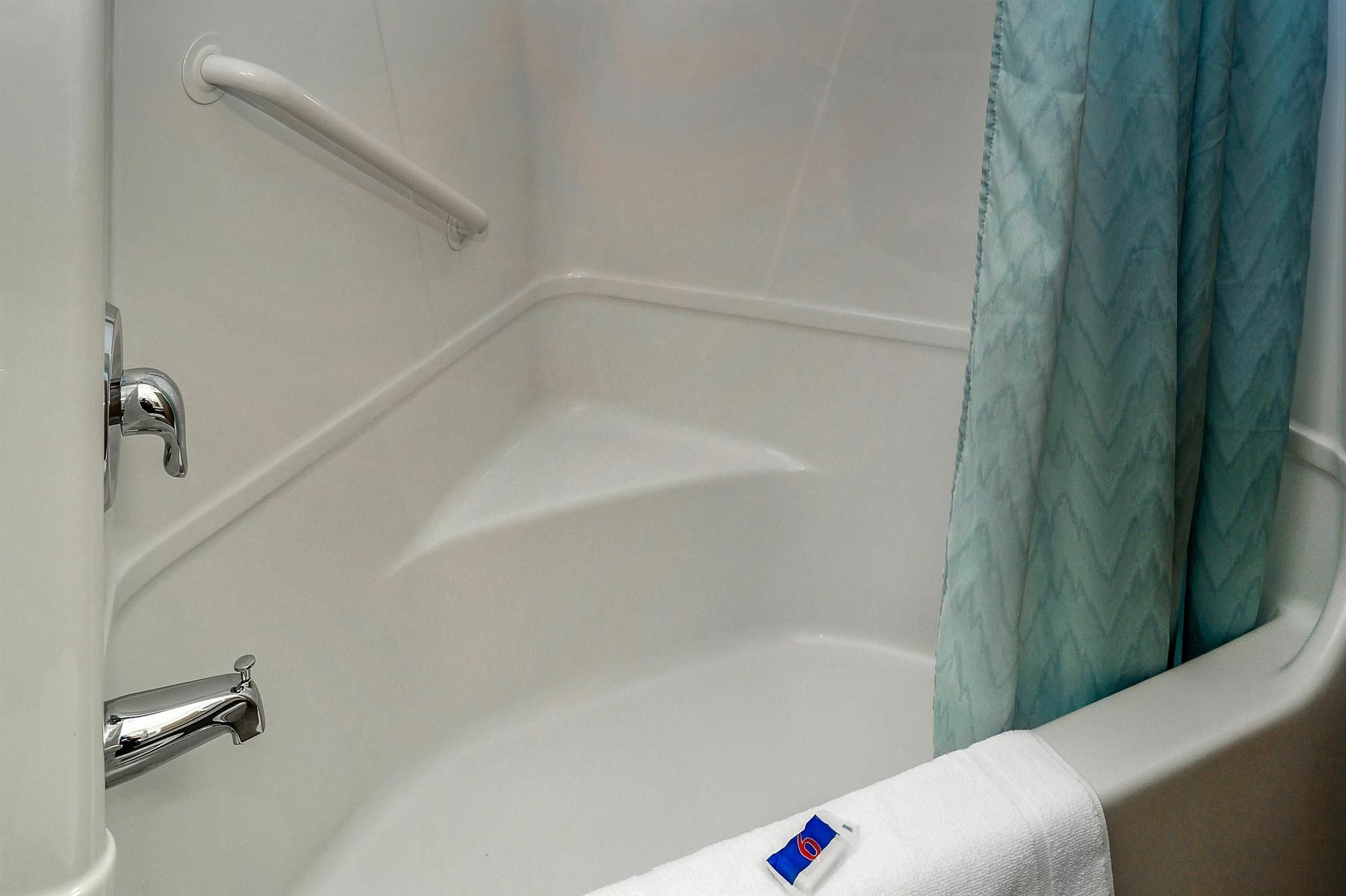 Motel 6-Peterborough, On Luaran gambar