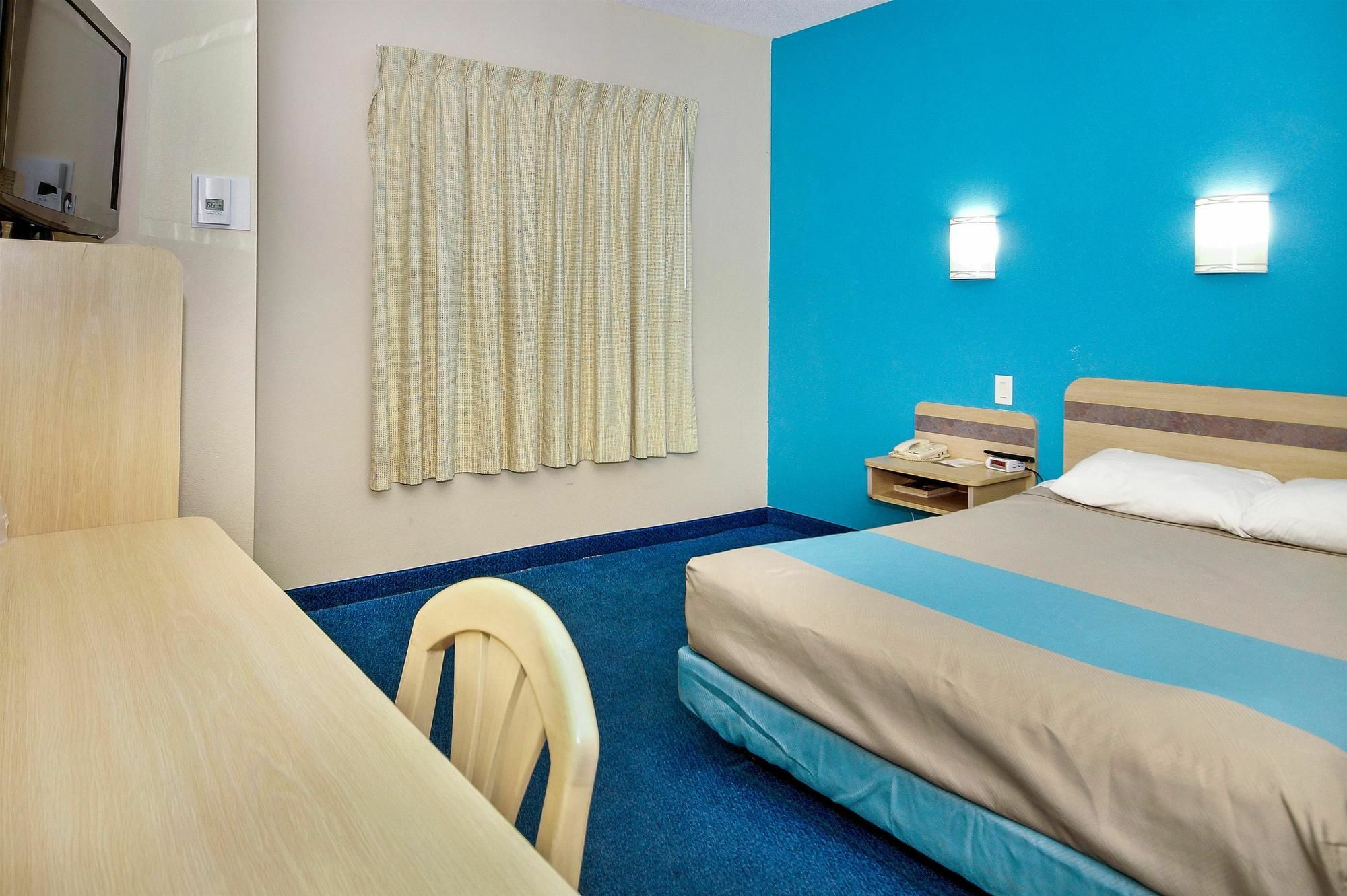 Motel 6-Peterborough, On Luaran gambar